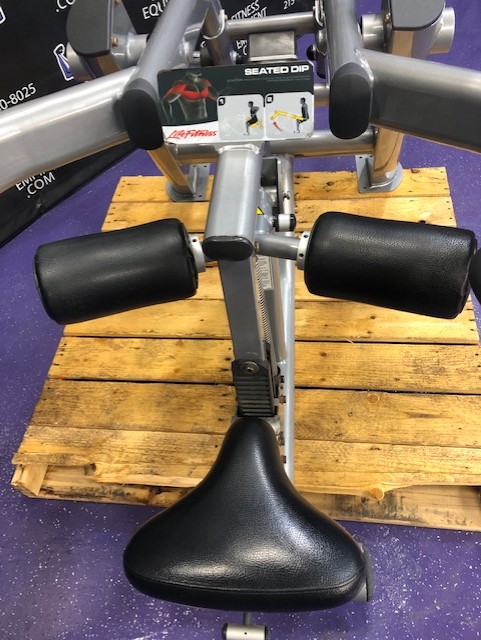 web29-8-2.jpg Life Fitness Signature Series Plate Loaded Seated Dip