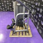Life Fitness Signature Series Lat Pulldown w/300 lb. Stack
