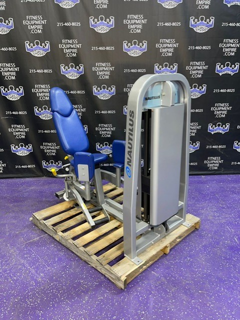 web30-1-4.jpg Nautilus Nitro Plus Abductor & Adductor Combo Machine – Inner & Outer Thigh – Immaculate