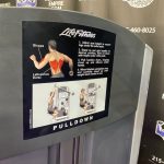 Life Fitness Signature Series Lat Pulldown w/300 lb. Stack
