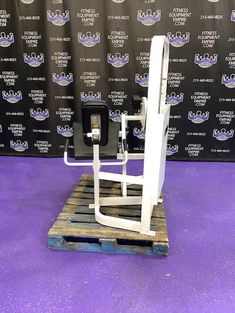 web30-9 Cybex VR2 Leg Extension w/300 lb. Stack