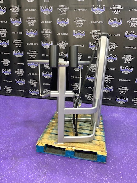 web32-3 Cybex VR3 Overhead Shoulder Press