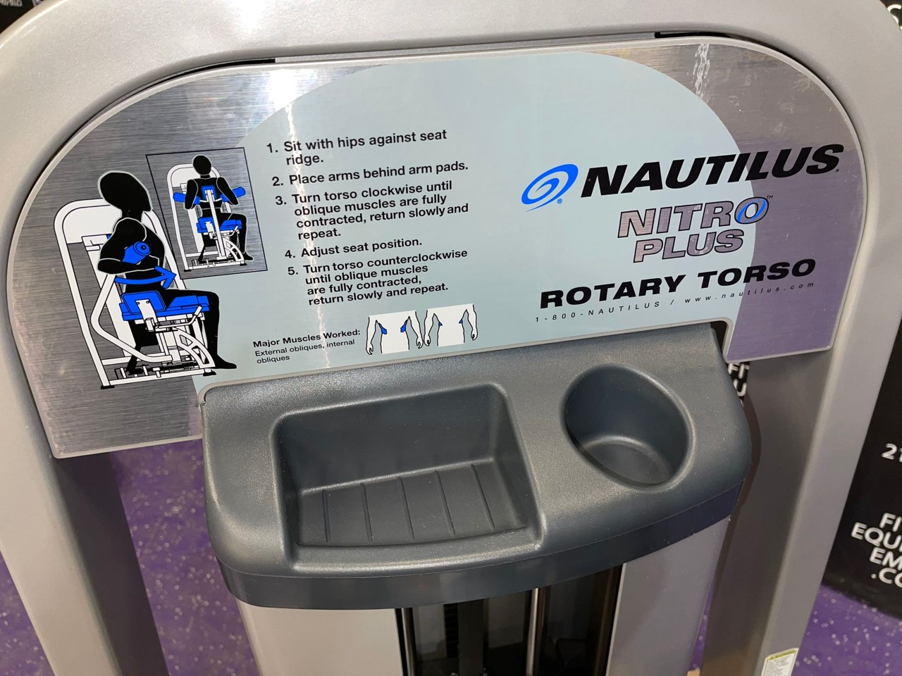 web35-11.jpg Nautilus Nitro Plus Rotary Torso – Abs Obliques Serratus Low Back Total Core