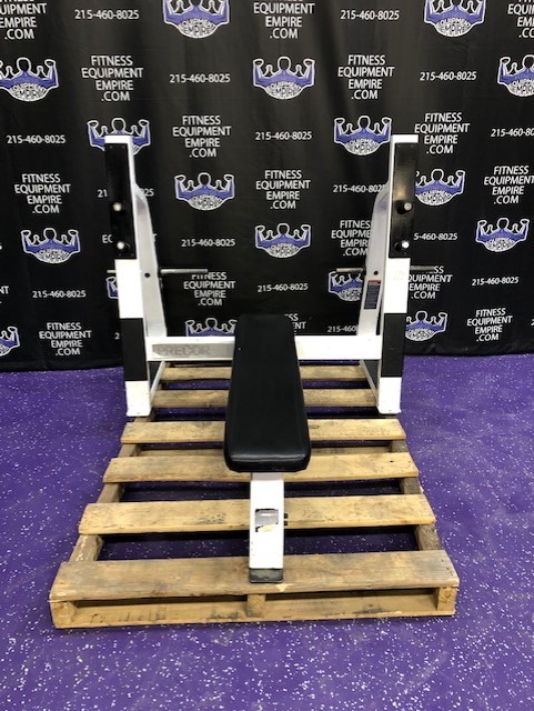 web37-1-8.jpg Precor Icarian Olympic Flat Bench Press – Built Like a Tank
