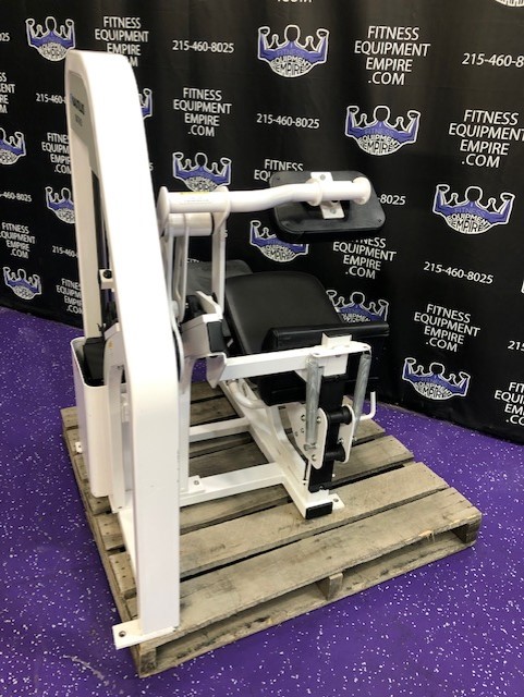 web37-6-2.jpg Nautilus Nitro Low Back Extension