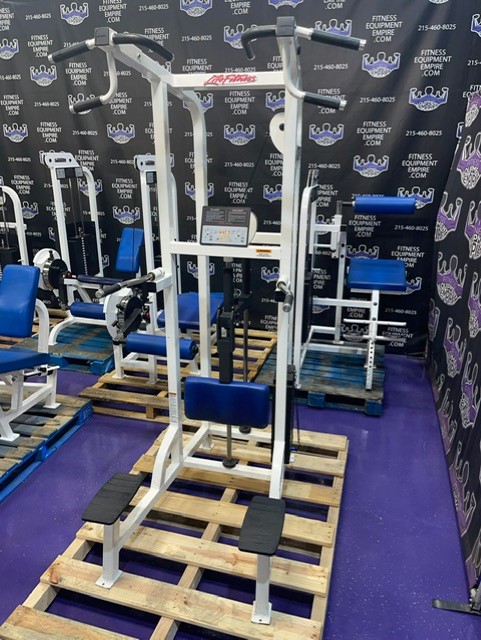 web4-16-1.jpg Life Fitness Pro 12 Unit Total Body Strength Circuit