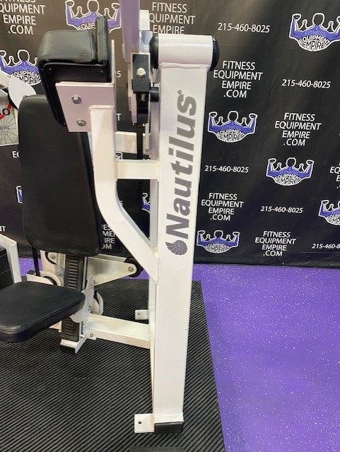 web4-29-4.jpg Nautilus Nitro Bilateral Bicep Curl