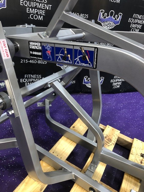 web43-5 Hammer Strength Plate Loaded Platinum V Squat