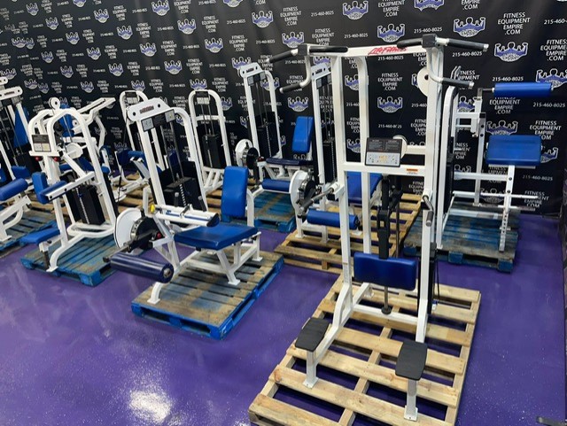 web5-15-2.jpg Life Fitness Pro 12 Unit Total Body Strength Circuit