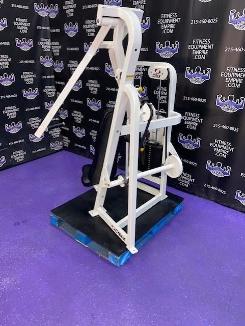 web5-30 Cybex VR2 Converging Chest Press w/300 lb. Stack