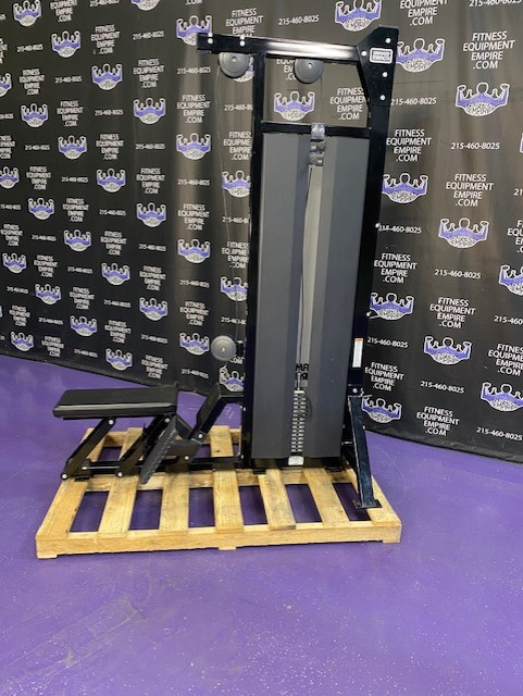 web5-6 Hammer Strength HD Elite Low Cable Row 300 lb. Stack – New Model