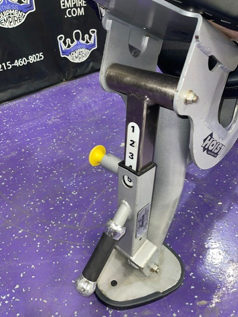 web59-4-2.jpg Hoist CF-3160 Adjustable Bench 0-80 Degrees