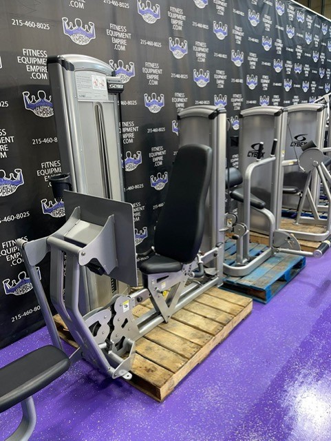 web7-17 Cybex VR3 15 Unit Total Body Platinum Strength Circuit