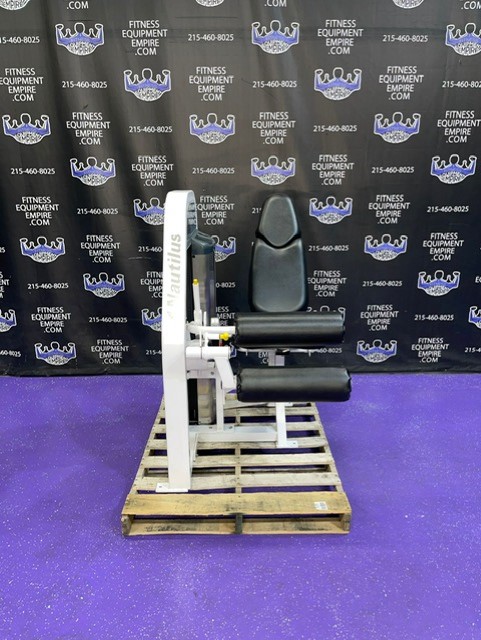 web7-2-5.jpg Nautilus Nitro Plus Seated Leg Curl