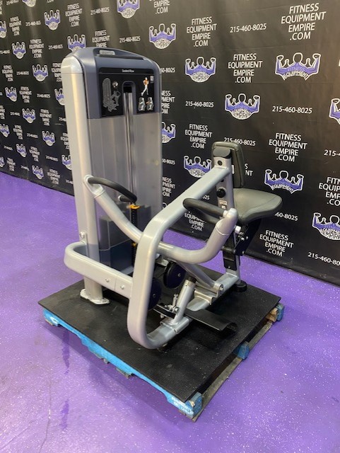 web7-2-6.jpg Precor Discovery Seated Row – Current & Latest Model