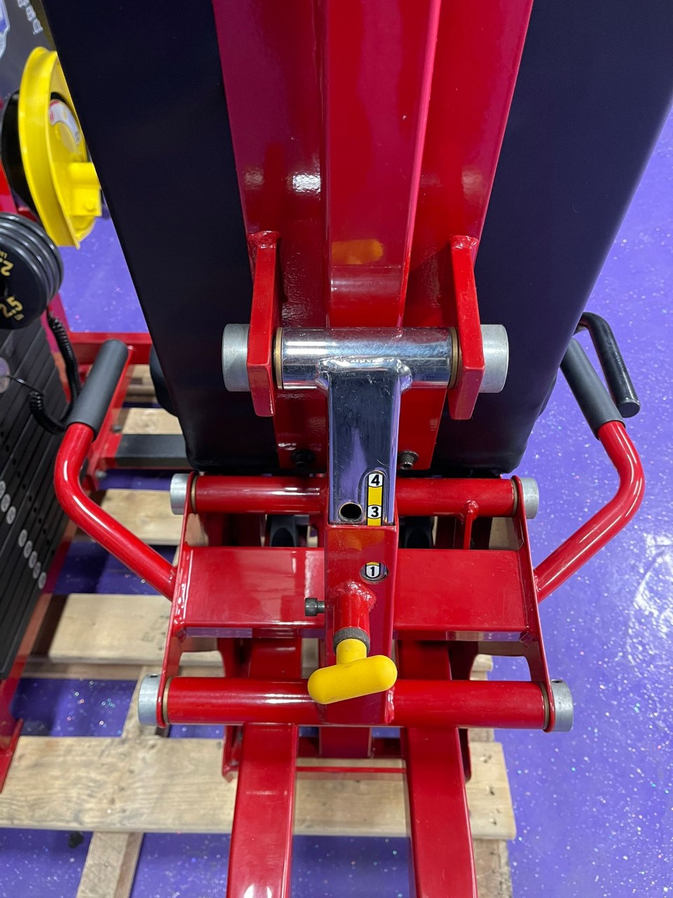 web7-22-2.jpg Strive Seated Leg Press