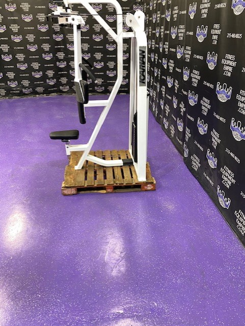 web7-3-7.jpg Precor Icarian Adjustable Vertical Pec Deck 405