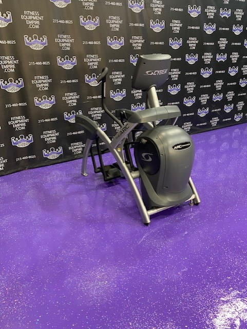 web7-8-3.jpg Cybex 750AT Arc Trainer – SUPER CLEAN
