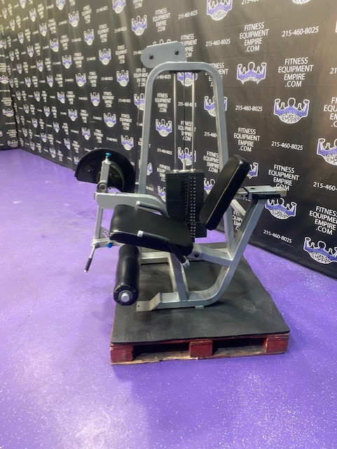 web74-2.jpg Precor Icarian Leg Extension
