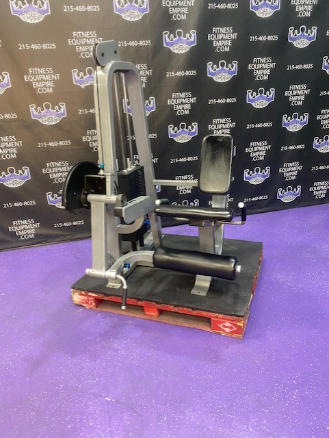 web75-2.jpg Precor Icarian Leg Extension