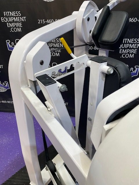 web8-25-2.jpg Nautilus Nitro Bilateral Bicep Curl