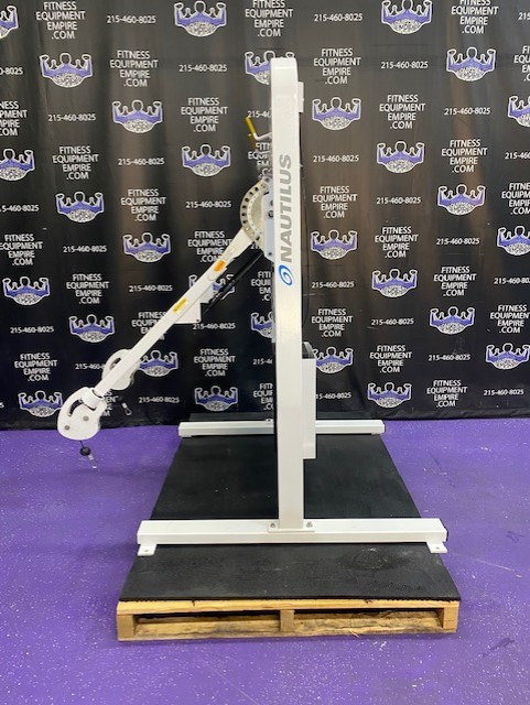 web8-26-2.jpg Nautilus Freedom Functional Trainer w/305 lb. Stack