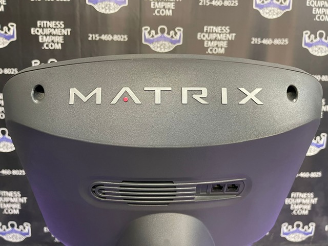 web82-4.jpg Matrix U7XE Upright Bike w/Touchscreen Console
