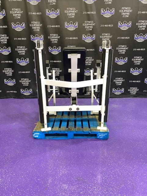 web9-1 Hammer Strength MTS ISO Lateral Leg Extension