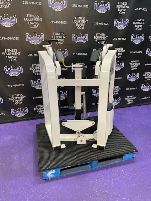 web9-29.jpg Nautilus Nitro Bilateral Bicep Curl